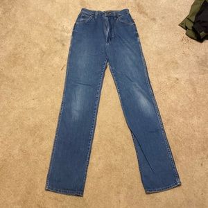Size 7L wemons rustler jeans